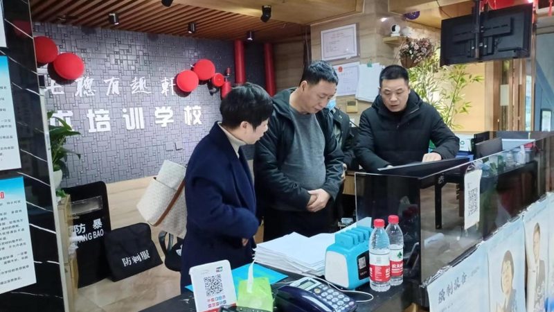 成人教育自考与成考：两种途径的优劣势解析